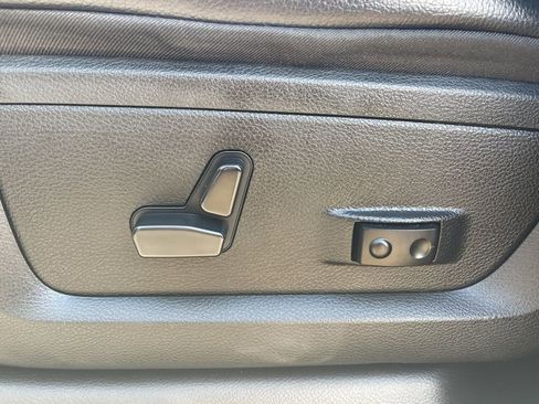 Used 2024 RAM 2500 Laramie AWD/4WD image 11