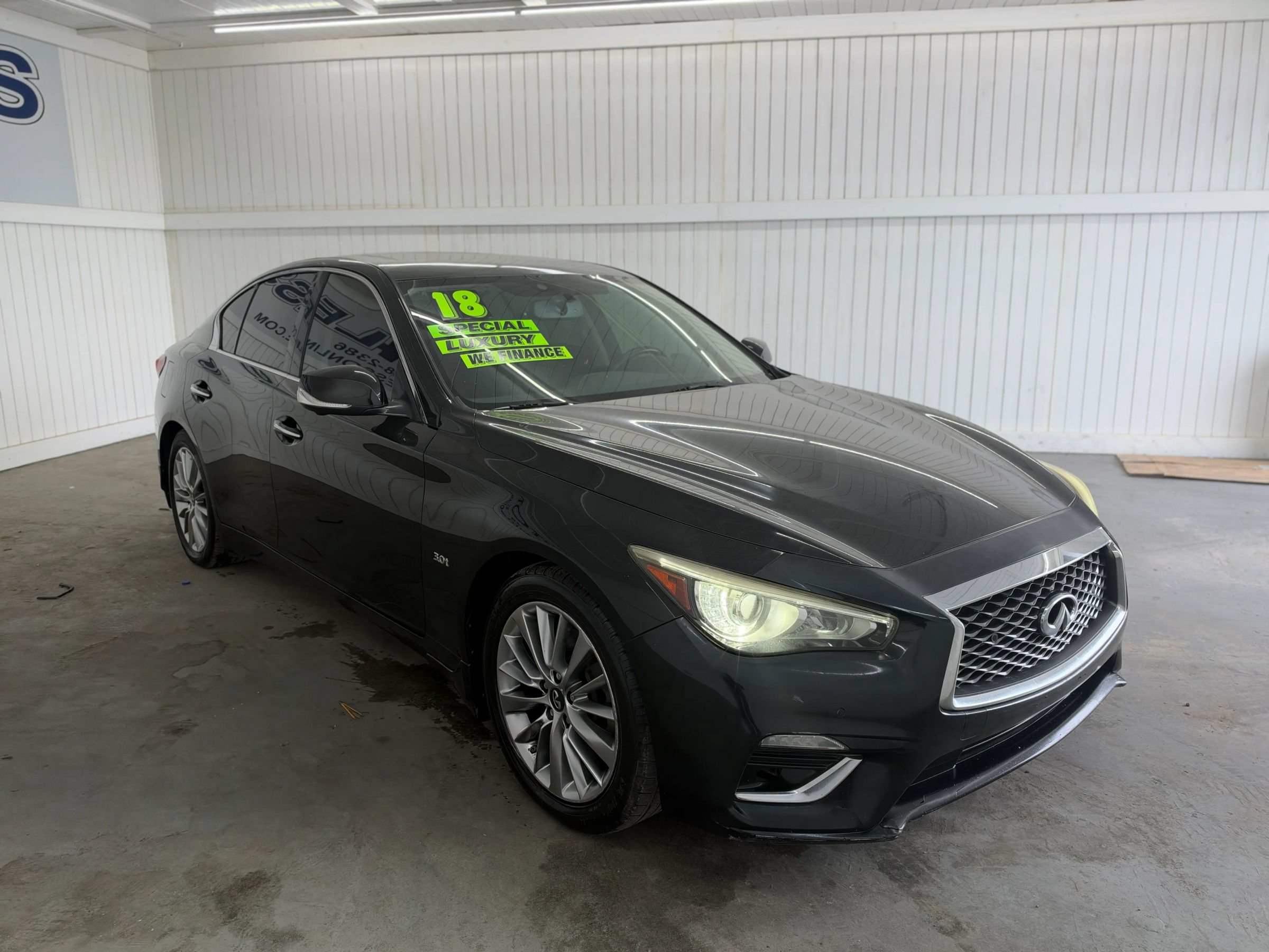 Used 2018 INFINITI Q50 Luxe w/ Essential Package (3.0T Luxe) RWD image 3