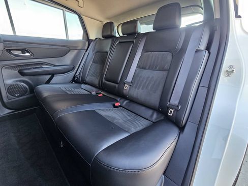 Used 2024 Nissan Ariya AWD image 19