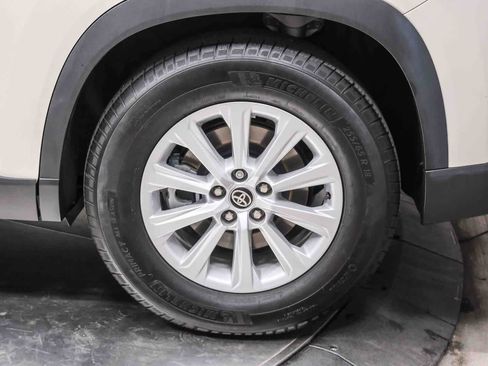 Used 2024 Toyota Grand Highlander FWD image 9