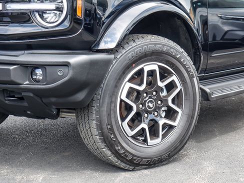 Certified 2025 Ford Bronco Outer Banks AWD/4WD image 3
