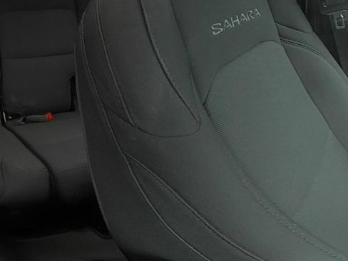 Used 2021 Jeep Wrangler Unlimited Sahara AWD/4WD image 14