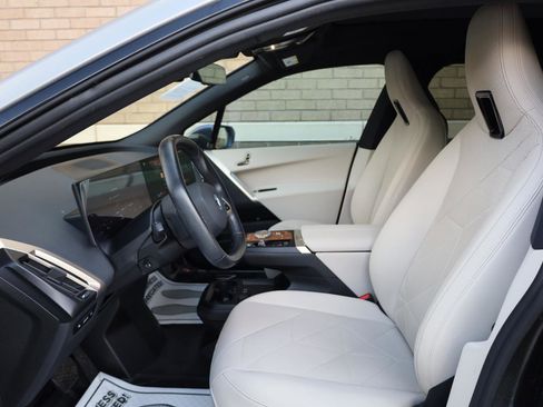 Used 2023 BMW iX xDrive50 w/ Ultimate Package 2 AWD/4WD image 14