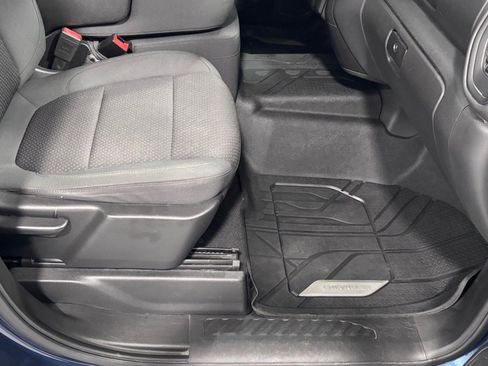 Used 2020 Chevrolet Silverado 1500 Custom w/ Custom Value Package AWD/4WD image 18