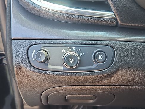 Used 2019 Buick Encore Essence w/ Safety Package II AWD/4WD image 9