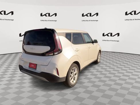 Used 2023 Kia Soul LX w/ Option Group 015 FWD image 8