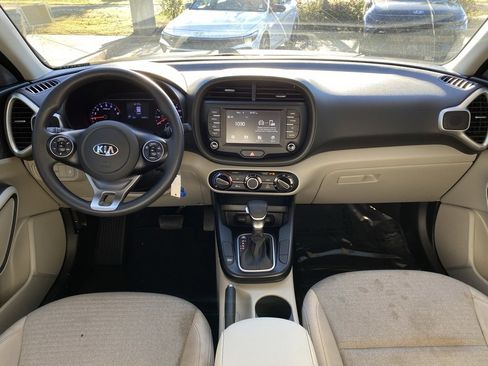 Used 2020 Kia Soul S image 27