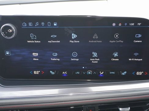 Used 2025 Chevrolet Suburban RST image 19