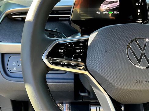 Certified 2025 Volkswagen ID. Buzz Pro S image 22