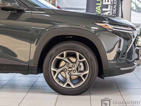 Used 2025 Chevrolet Trax LT w/ Driver Confidence Package FWD image 11