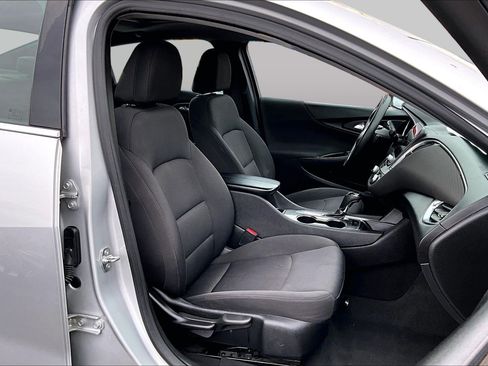 Used 2020 Chevrolet Malibu LT FWD image 7