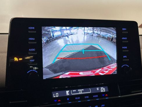 Used 2021 Toyota Sienna LE FWD image 20