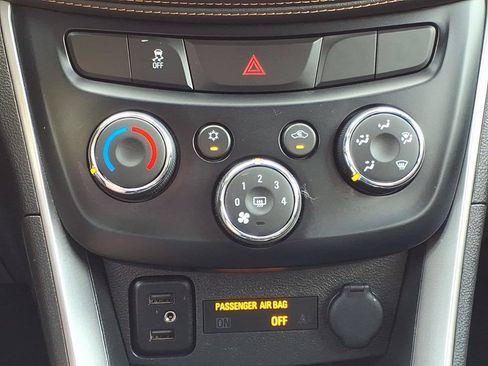 Used 2020 Chevrolet Trax LS w/ Tint and Cruise Package FWD image 17