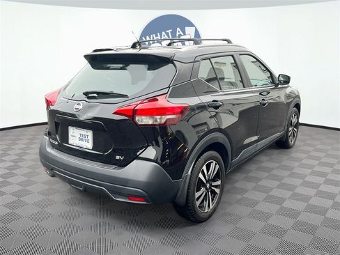 Used 2019 Nissan Kicks SV w/ Exterior Package image 6