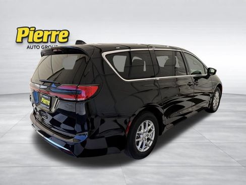 Used 2025 Chrysler Pacifica Select FWD image 6