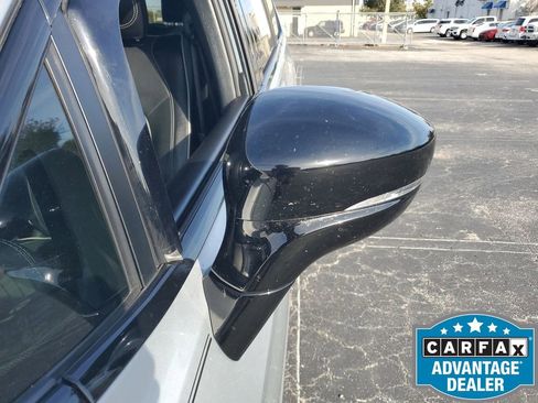 Used 2023 Chrysler Pacifica Limited w/ S Appearance Package image 22