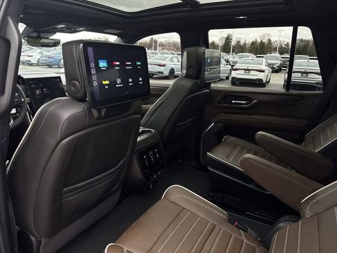 Used 2025 GMC Yukon Denali Ultimate w/ LPO, Floor Liner Package AWD/4WD image 22
