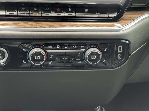 Used 2024 Chevrolet Silverado 1500 LT AWD/4WD image 12