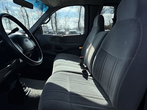 Used 1998 Ford F150 XLT image 8