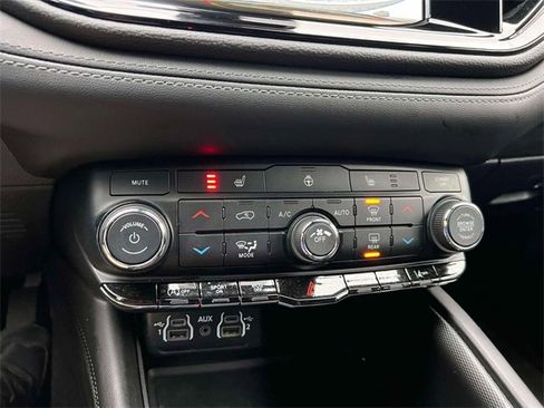 Certified 2022 Dodge Durango GT image 34