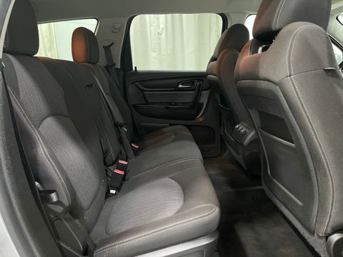 Used 2017 Chevrolet Traverse LT image 32