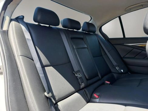 Used 2019 INFINITI Q50 Luxe w/ Essential Package (3.0T Luxe) RWD image 17