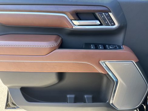 Used 2025 GMC Sierra 2500 Denali Ultimate image 14