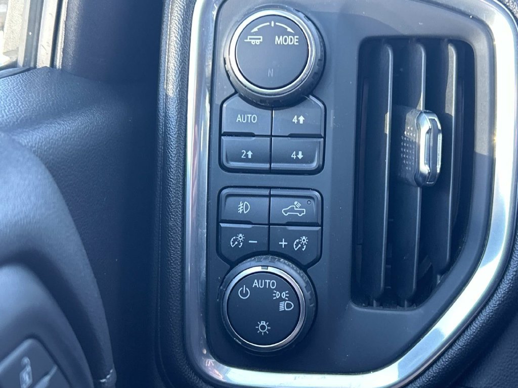 Used 2021 Chevrolet Silverado 1500 RST w/ Redline Edition AWD/4WD image 31