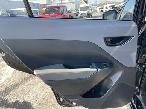 Used 2024 Subaru Crosstrek 2.0i image 25