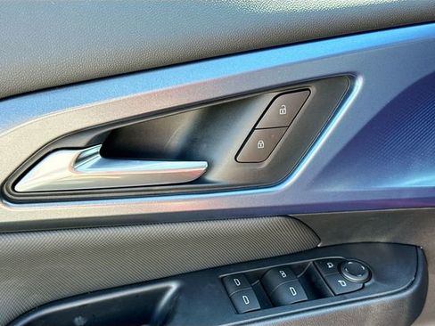 New 2026 Chevrolet Equinox EV LT image 21