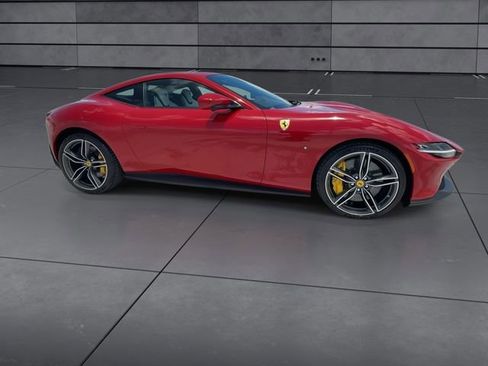 Used 2024 Ferrari Roma RWD image 9