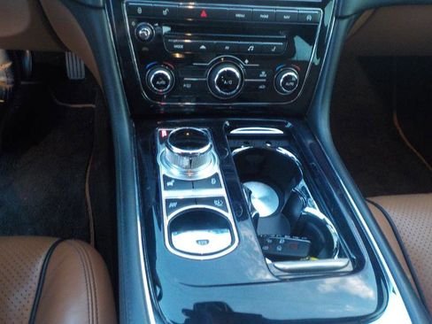 Used 2015 Jaguar XJ L Portfolio image 17