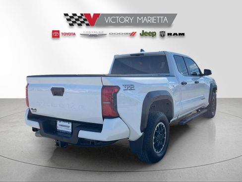 Used 2024 Toyota Tacoma TRD Off-Road AWD/4WD image 5