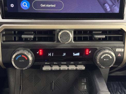 Used 2024 Toyota Tacoma TRD Off-Road image 27