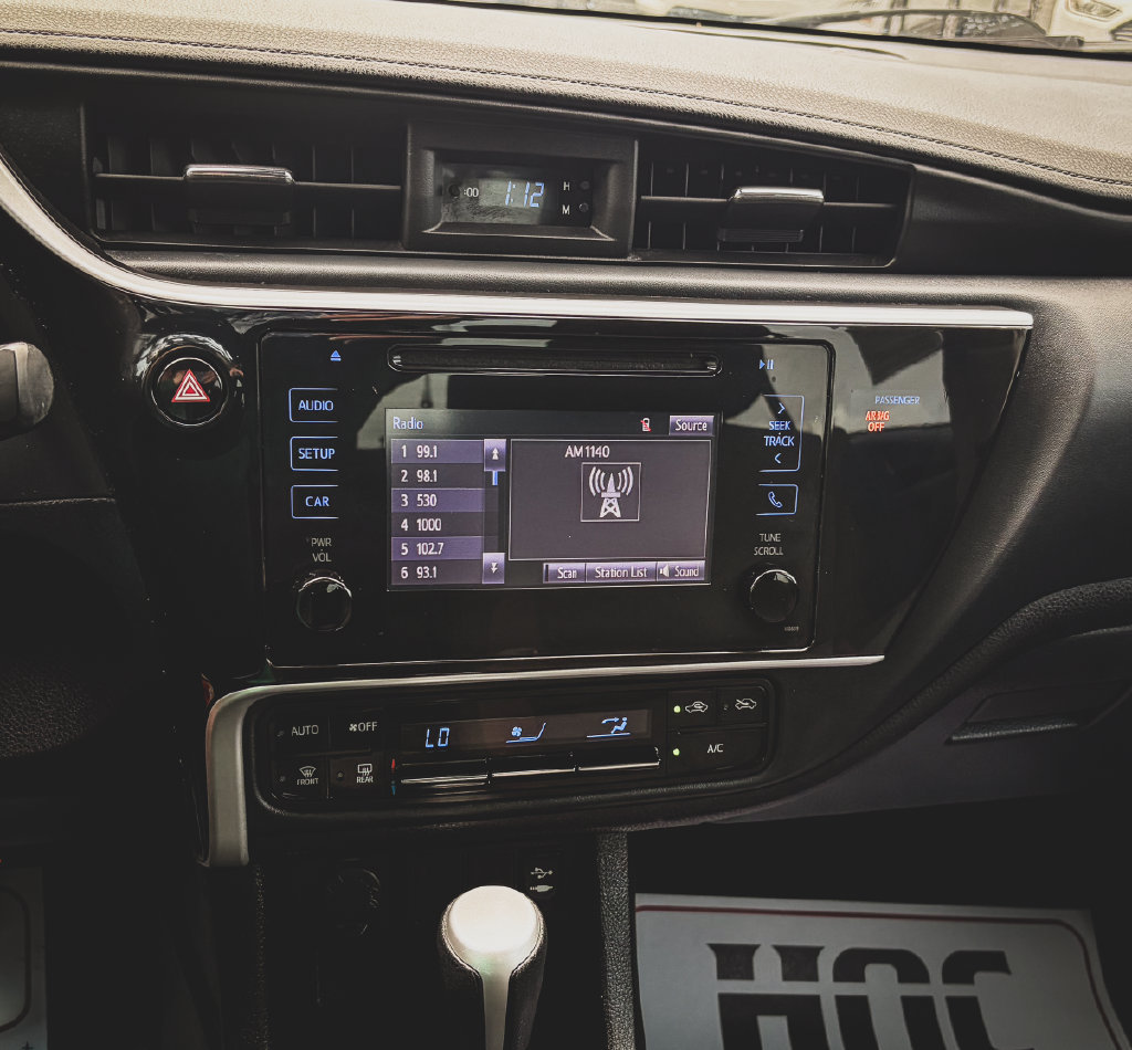 Used 2019 Toyota Corolla LE FWD image 14
