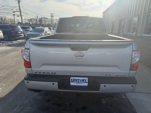 Used 2018 Nissan Titan SV w/ SV Convenience Package image 7