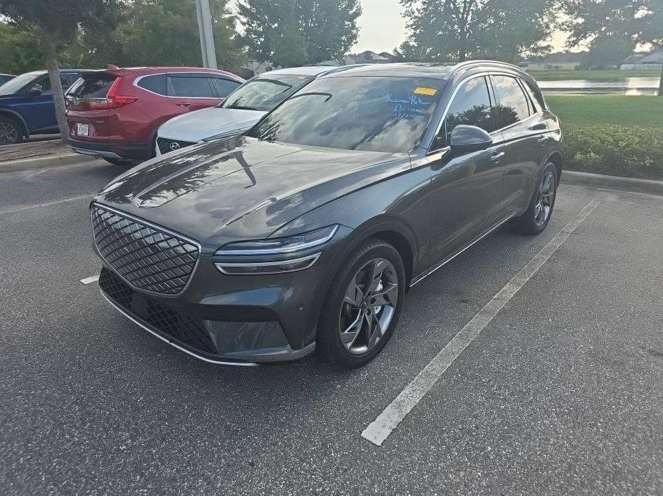 Used 2025 Genesis Electrified GV70 w/ Prestige Package AWD/4WD image 4