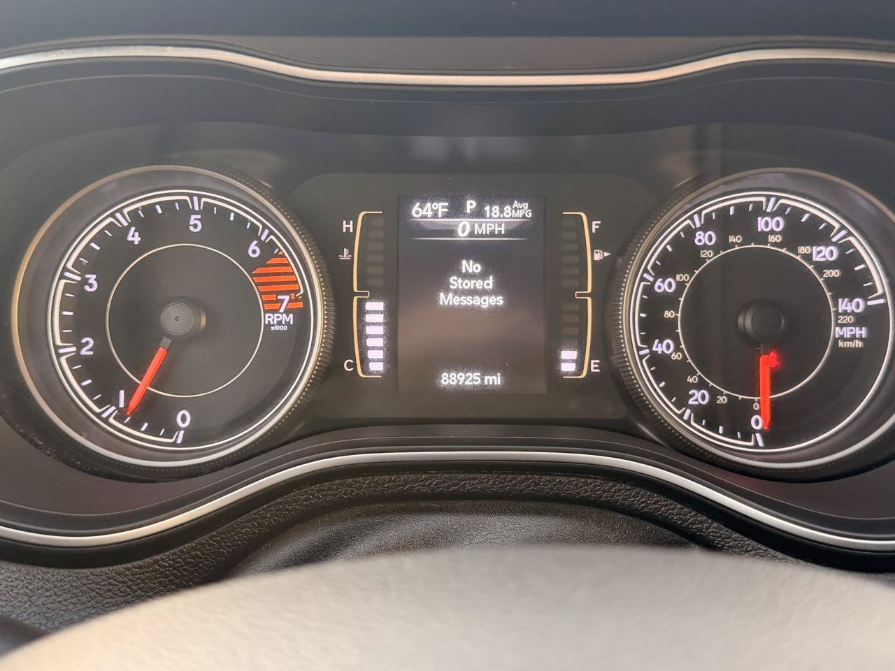 Used 2019 Jeep Cherokee Latitude Plus AWD/4WD image 28