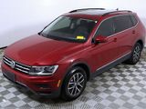 Used 2020 Volkswagen Tiguan SE w/ Panoramic Sunroof Package image 3