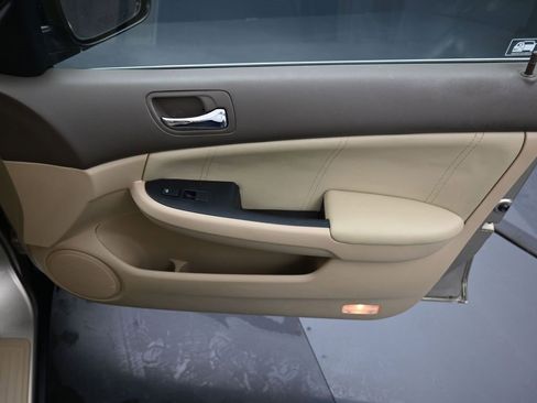 Used 2003 Honda Accord LX image 31