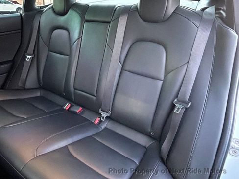 Used 2019 Tesla Model 3 Standard Range Plus image 17