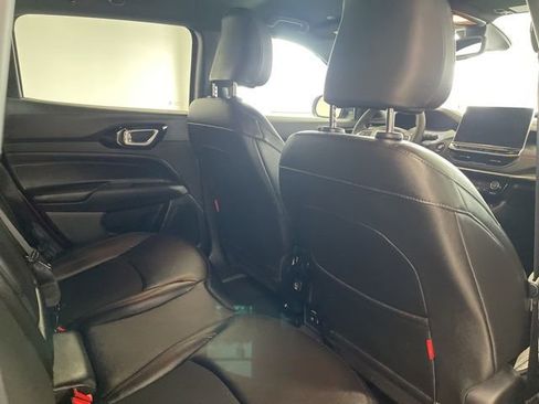 Used 2025 Jeep Compass Trailhawk image 28