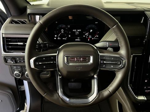 Used 2025 GMC Yukon Elevation AWD/4WD image 9