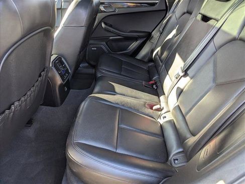 Used 2018 Porsche Macan S image 19