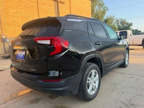 Used 2023 GMC Terrain SLE w/ Driver Convenience Package AWD/4WD image 4