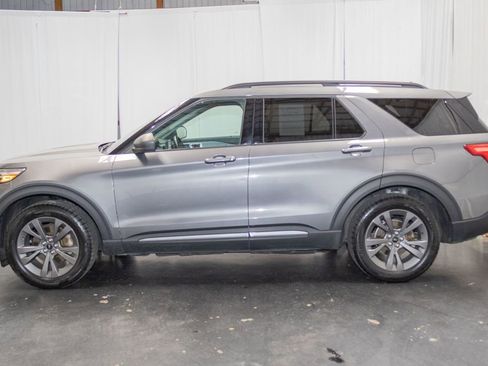 Used 2021 Ford Explorer XLT w/ Equipment Group 202A AWD/4WD image 5