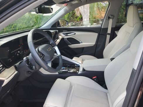 Certified 2025 Audi Q5 Premium Plus w/ Premium Plus AWD/4WD image 24