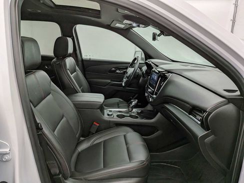 Used 2023 Chevrolet Traverse RS image 23