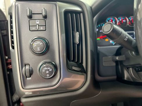 Used 2018 Chevrolet Silverado 1500 LT w/ All Star Edition AWD/4WD image 18
