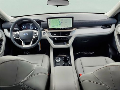 New 2025 Ford Explorer Active w/ Active Comfort Package image 19